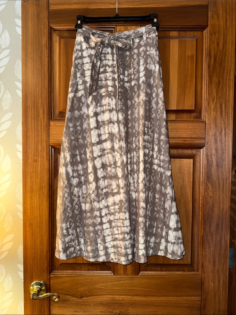 Simply Vera Vera Wang Taupe and Cream Tie-Dye A-Line Maxi Skirt